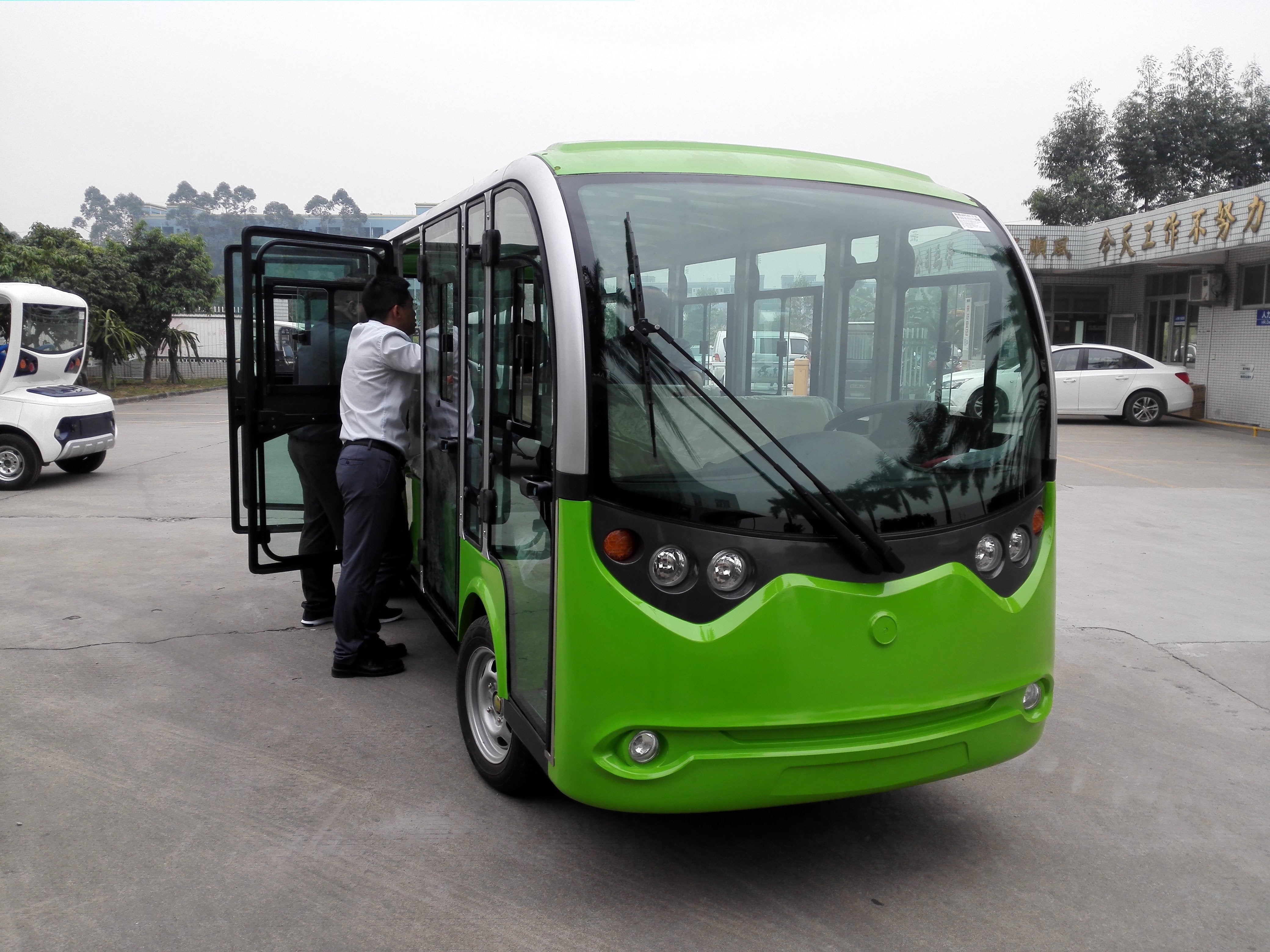 ECAR S-Series 14 Seat People Mover Closed LT-S14.F
