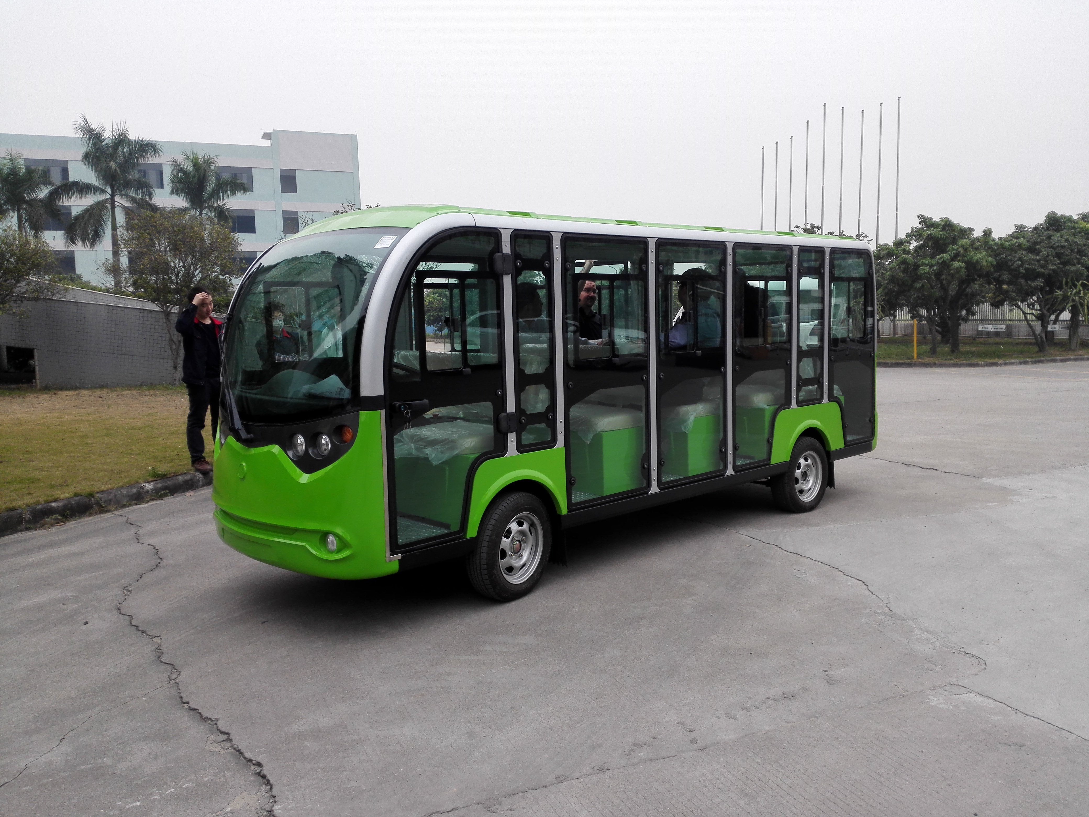 ECAR S-Series 14 Seat People Mover Closed LT-S14.F